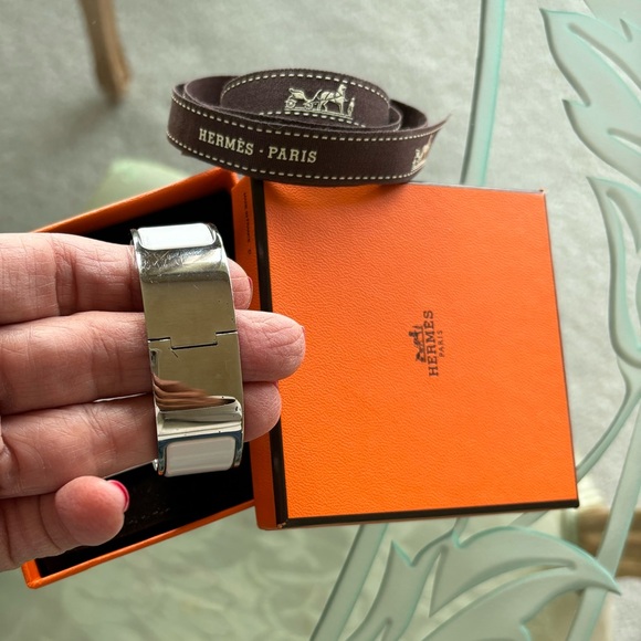 Hermes Clic H Bracelet White - Picture 6 of 15
